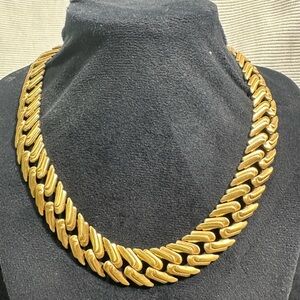Vtg: Monet Brushed Gold Double Stacked ‘S’ Link Necklace
